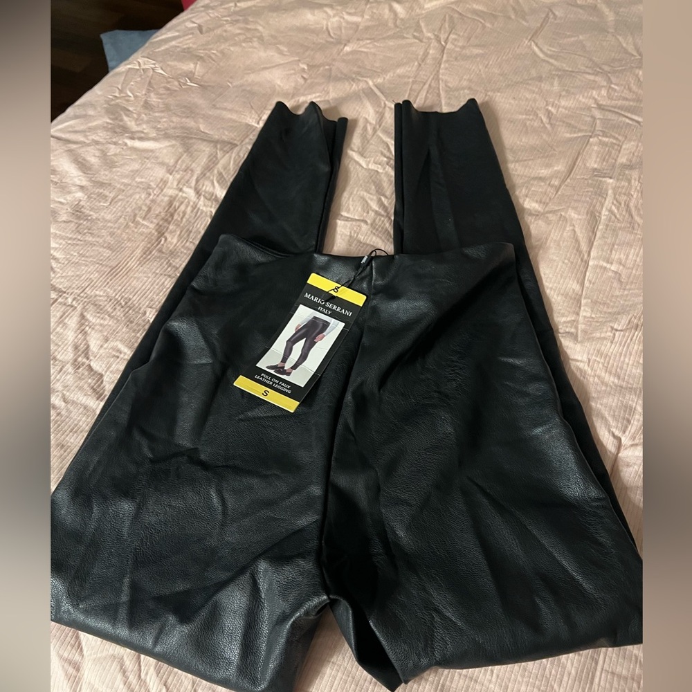 Woman Black  faux Leather Pants